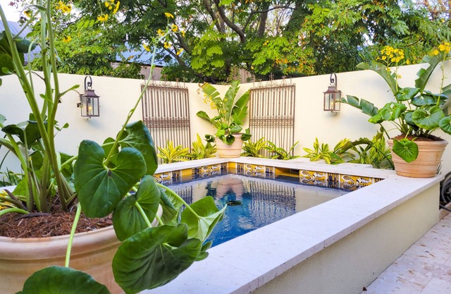 NEW! The Harlot House w Salt Pool/Spa