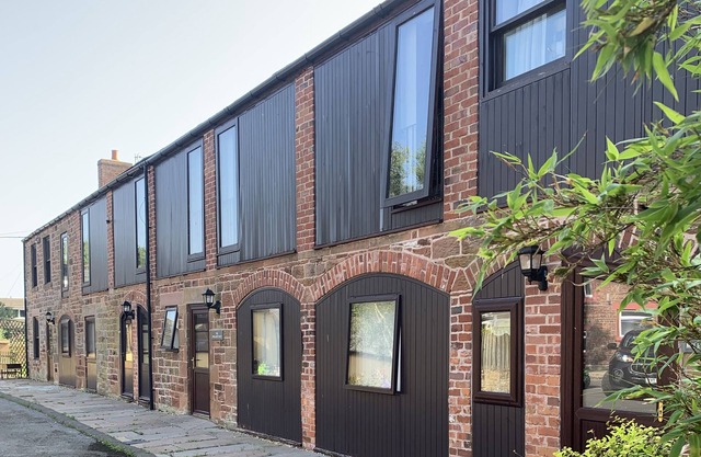 THE HAYLOFT, family friendly, character holiday cottage in Wigton