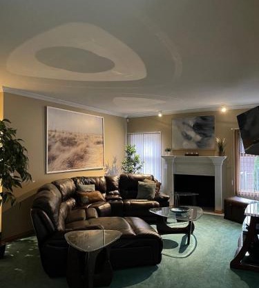 The HI-Mark House - Hot tub,AC,Pool table, Pool May2026