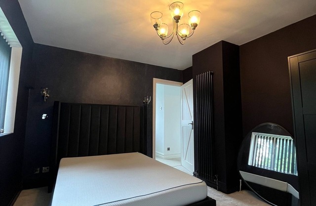 The Hidden Cottage Near Manchester Airport