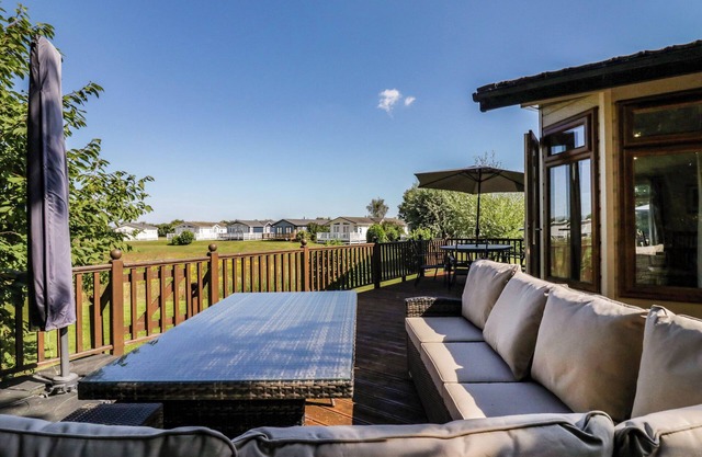 THE HIDE OUT, ALDEBURGH, pet friendly, with open fire in Aldeburgh