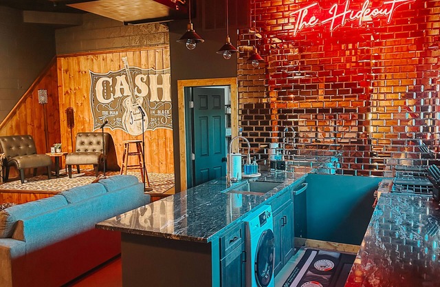 The HideOut- a piece of Nashville in CA