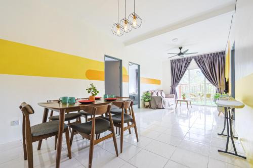 The Highland Nest-Cool Weather & Cozy 10 Pax Clover Home 8-23A