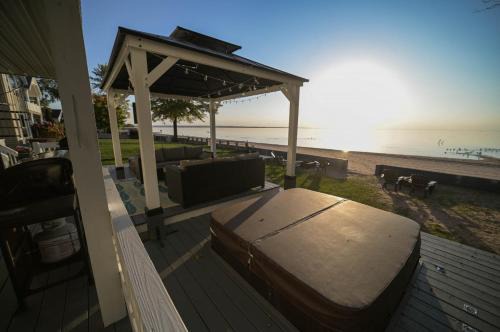 The Historic Oneida Lake House - Condo 4