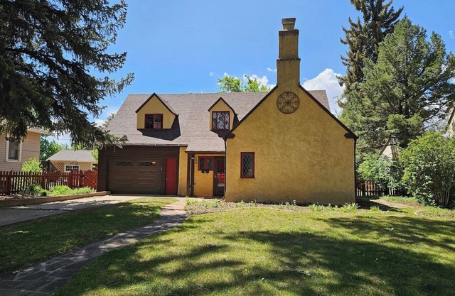 The Hollo House