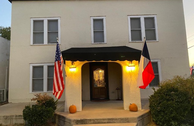 The Hotel Texan