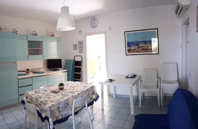 Das 'House Basin "mit Garten und Pergola hinter