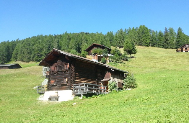 Das Haus liegt absolut ruhig abseits der Straßen, 5 km von Davos-Platz entfernt