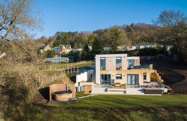 The House On The Hill Heart of Cotswolds Countryside & by Cheltenham Spa Town