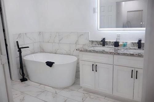 The Houston Grand Retreat 20 Mins from Downtown