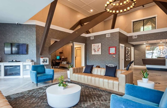 The Hub Middletown | An Elegant Boutique Hotel in New Jersey