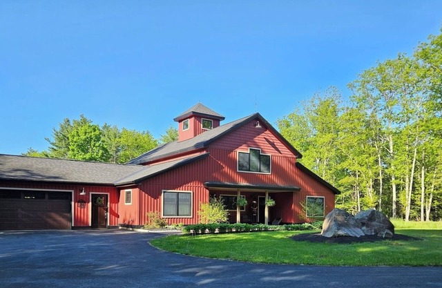 The Hunter's Lodge- Beautiful Country Setting