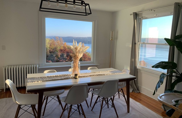 The Huron- large family friendly home with unforgettable views