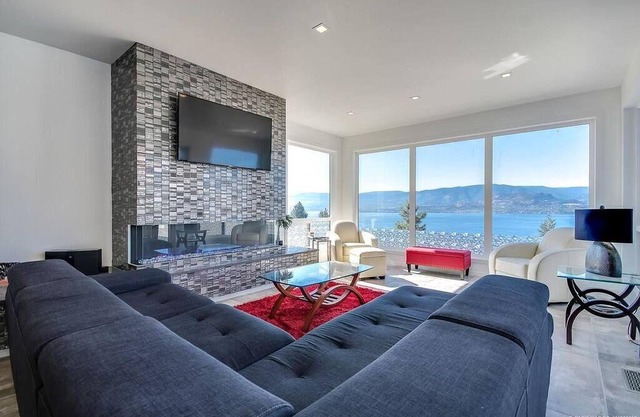 The Infiniti Villa | Heated Pool | Theatre | Gym