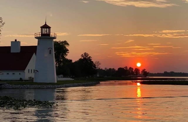 The “Inn” – On the water, bring your boat – Cozy and Clean! #5