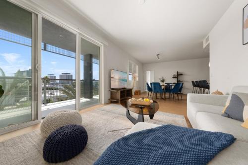The Iris-Modern 3BD in the Heart of Marina del Rey-Pool,Gym,Jacuzzi-Near LAX
