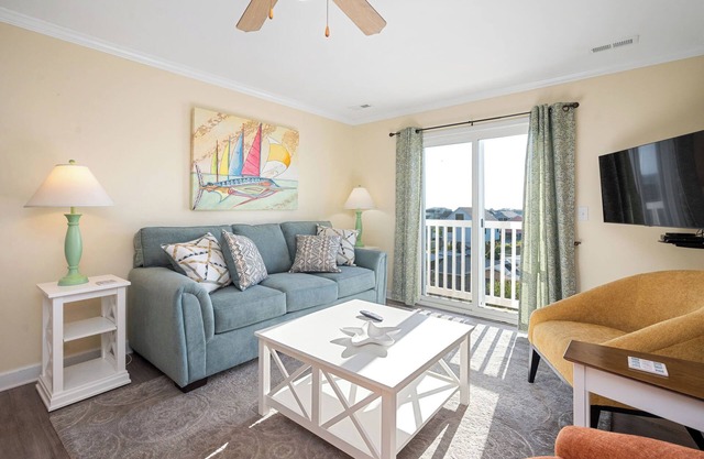 The Island Sandpiper: Walk to Everything from this Dog-friendly Condo