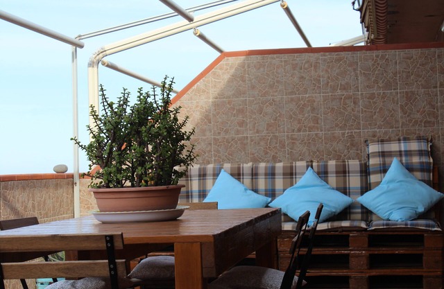 Die Terrasse der sarazenischen Küste