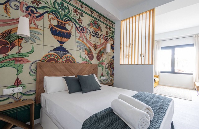 The Joaquin Sorolla Apartment III by Florit Flats