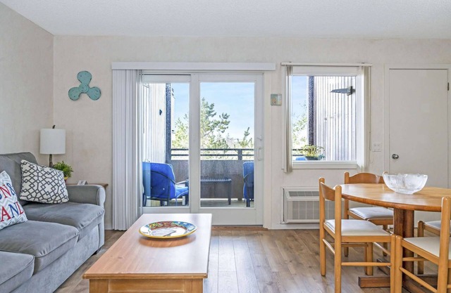 The King 1BR Beachside Home | Tennis+Ocean+WiFiPKG