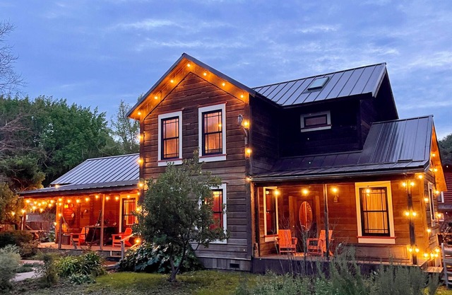 The Knotty Oak - 3 Houses / Sleeps 26 in Philo - Weddings/Retreats/Families