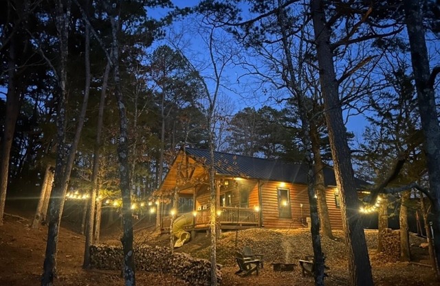 The Knotty Pine Cabin at Cabins of Wolf Pen Gap