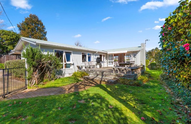The Lake Escape - Taupo Holiday Home