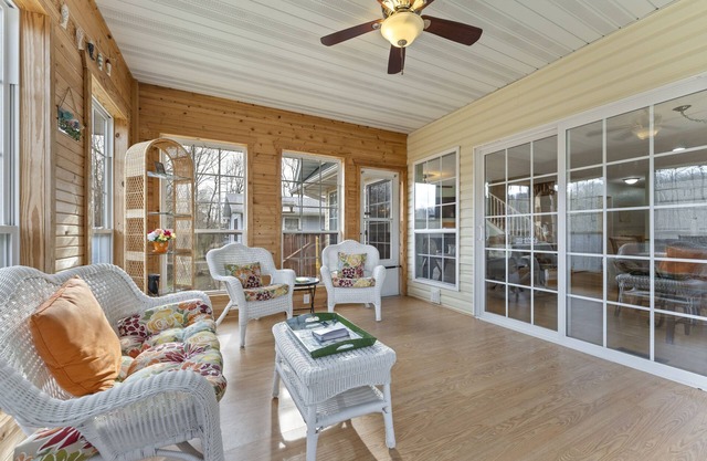 The Lake - 3 Br Home
