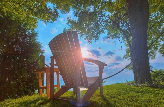 - the Lakehouse Retreat - with breath taking views