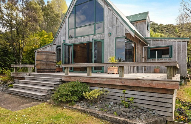 Das Chalet mit Seeblick - Ferienhaus am See Tarawera