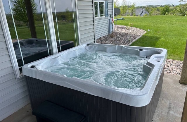 The Lakeview House Hot tub/Games/Stunning Views