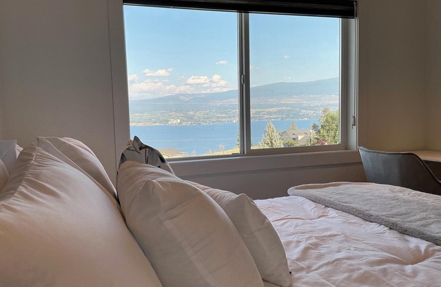 THE LAKEVIEW LOOKOUT, 1 Bedroom - Sleeps 2- walking distance to Lake & Wineries.