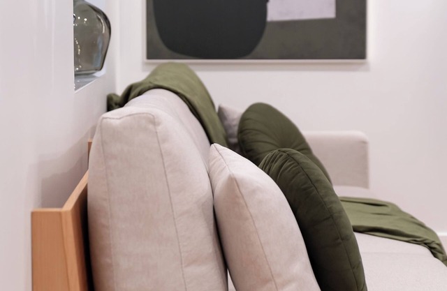 The Lander Pied-à-terre - pet friendly apartment in Historic Newburgh.