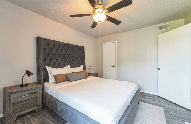 The Landry 288 | Spacious and Cozy 2 Bedroom 1bth