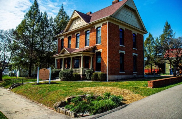 The Lanning House: 3-bedroom house in fabulous downtown Salem with AC