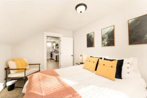 The Larks Nest - A Gem in a Tranquil Neighborhood