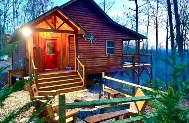 The Lazy Bear Cabin. Beautiful Views, Rest & Adventure!