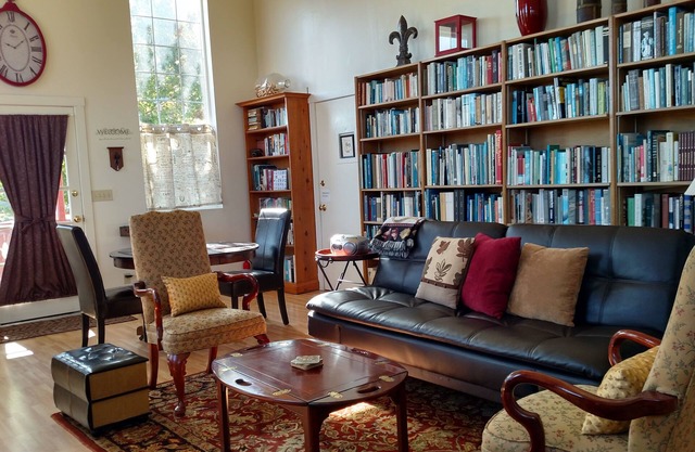 Ferndale BluffHouse - Bibliothekssuite mit über 3000 Büchern! (707) 786-7014
