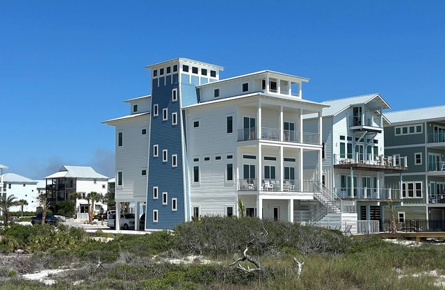 The Lighthouse: Gulf-Front, Pets OK! Spacious, Private Boardwalk, Pool, Theater