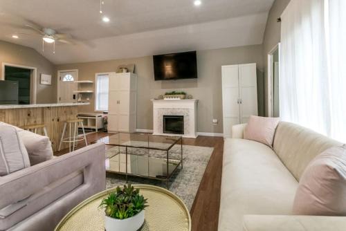 The Lilly Pad-Luxury in Sylvan Beach
