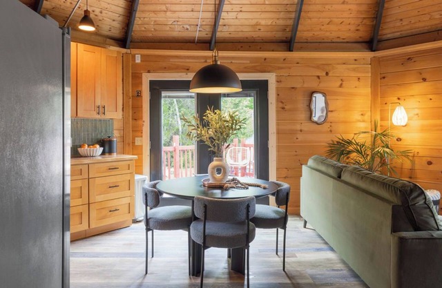 The Lily Pad - Hunter, NY nRoundhouse in the heart of the Catskill Mountains