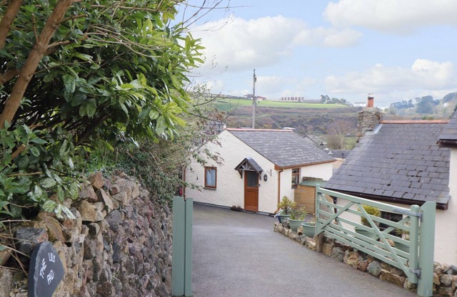 THE LILY PAD, with a garden in Camborne
