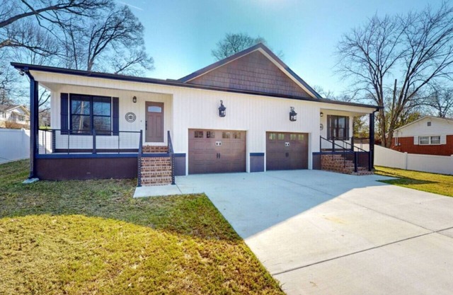 The Lincoln B | Downtown Dreamin