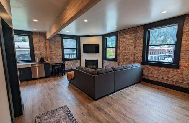 The Linden Lofts at Albertini’s- Downtown Luxury Lofts #3