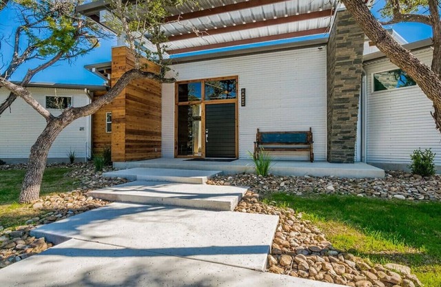 The Liney Moon-Stellar House Sleeps 22 w/ Pool, Firepits, Putting Green, & More!