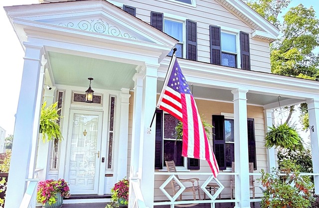 The Linsley House/Historic, Modern, Near Downtown, Free Wifi