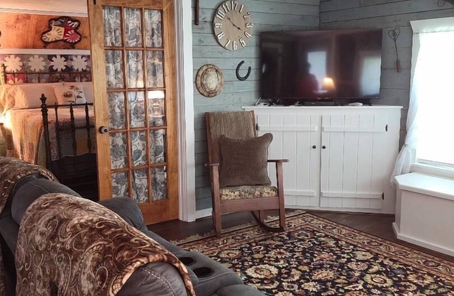 The Little Branch house, vintage and charming!