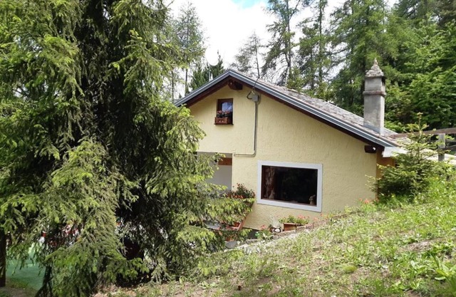 The little house in the woods 10 minutes from Pila and Aosta