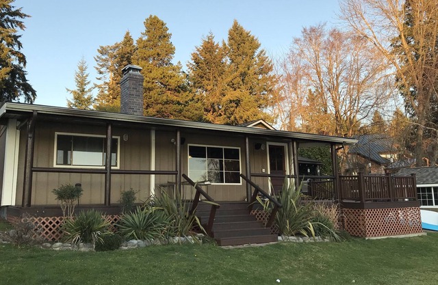 Die Little Lodge 3 Bett 1 1/2 Bad "schläft 8" private 100 'keine Bank am Wasser