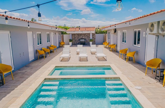 The Lizard Inn Apt 12 3 min drive from Eagle Beach